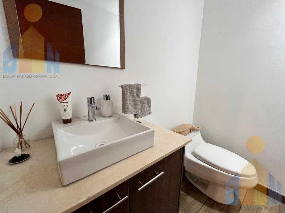 Departamento de Lujo de Venta en San Juan de Cumbayá — imagen 2