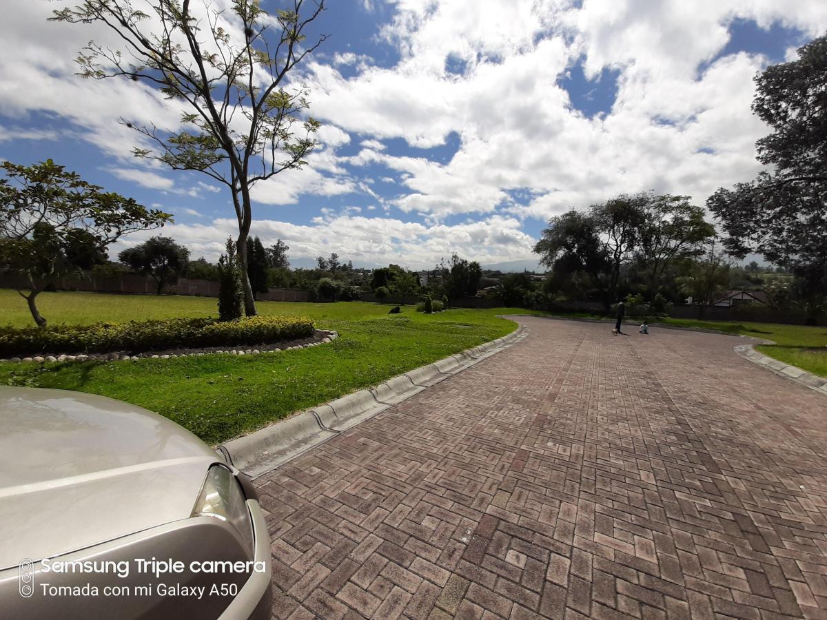 Puembo Dentro Urbanizacion Exclusiva Vendo 2.350 m² Terreno Plano — imagen 9