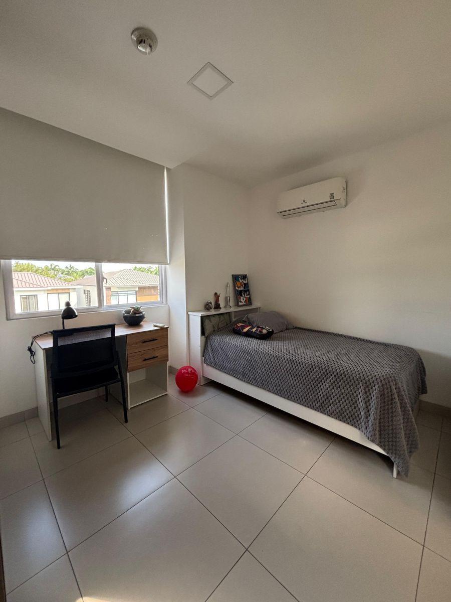 Mocolí - Puerto Mocolí Departamento Vista Al Lago en Venta, Guayas — imagen 9