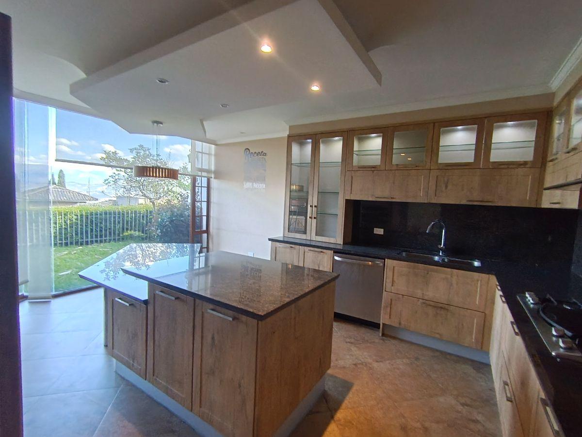 Se Vende Linda Casa de 4 Habitaciones en Tanda Cumbaya — imagen 6
