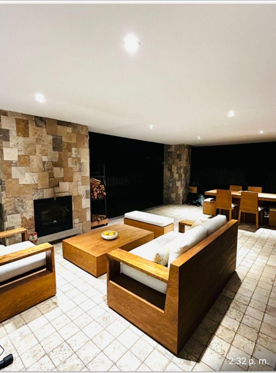 Exclusivo Departamento Tipo Casa con Jardín Privado en Cumbayá | Diseño Londoño — imagen 9