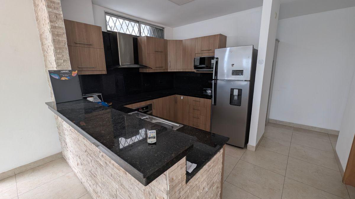 Vendo Dpto Colinas de Los Ceibos con Patio, Guayas — imagen 8