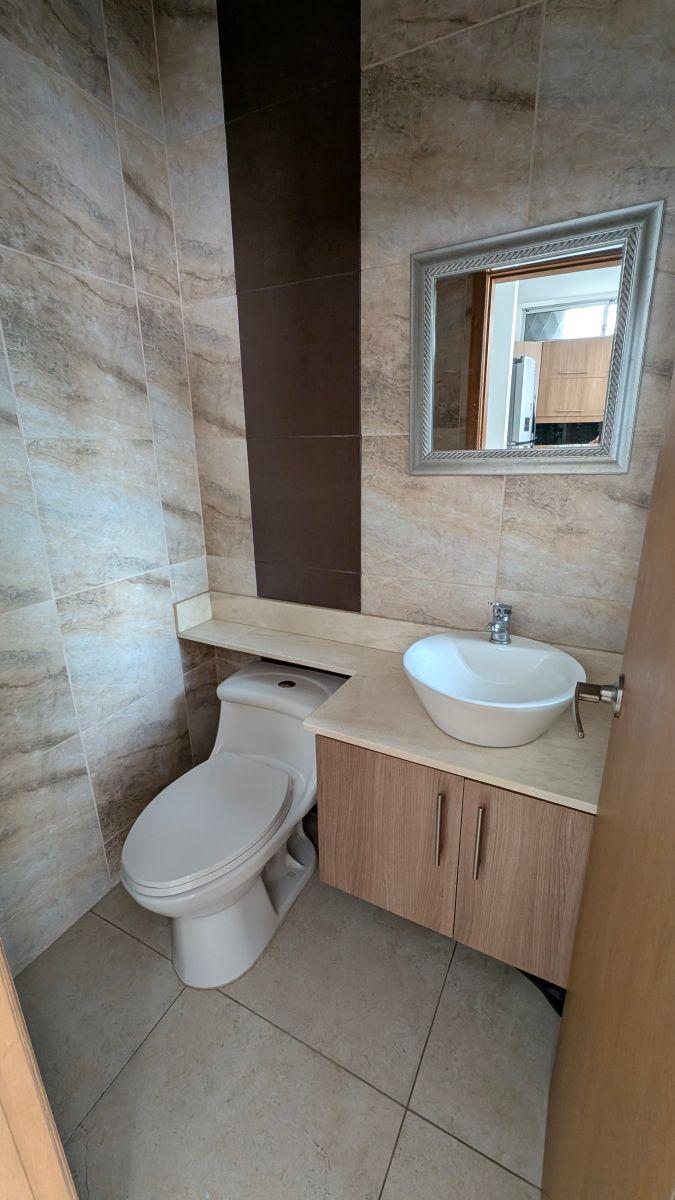 Vendo Dpto Colinas de Los Ceibos con Patio, Guayas — imagen 7