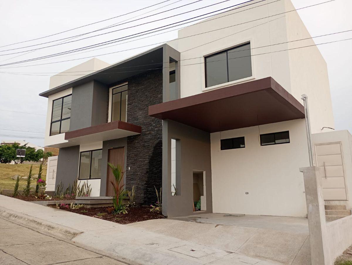Vendo Exclusivo Proyecto en El Condado, Av Leon Febres Cordero, Dormitorio en Planta Baja, Guayas — imagen 8