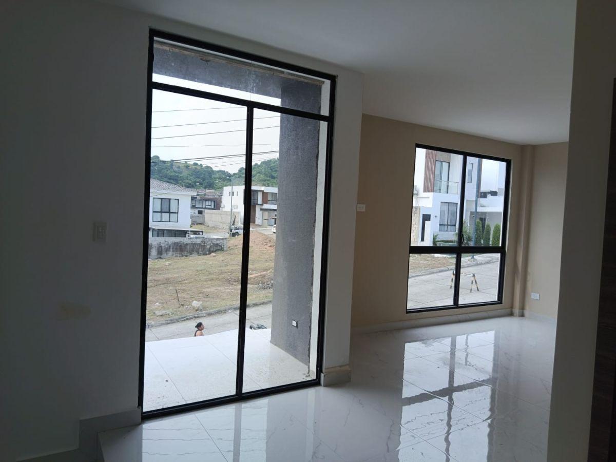 Vendo Exclusivo Proyecto en El Condado, Av Leon Febres Cordero, Dormitorio en Planta Baja, Guayas — imagen 5