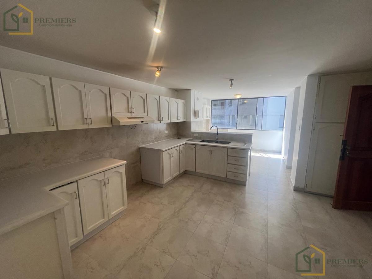 Departamento de Venta en Av González Suárez — imagen 8
