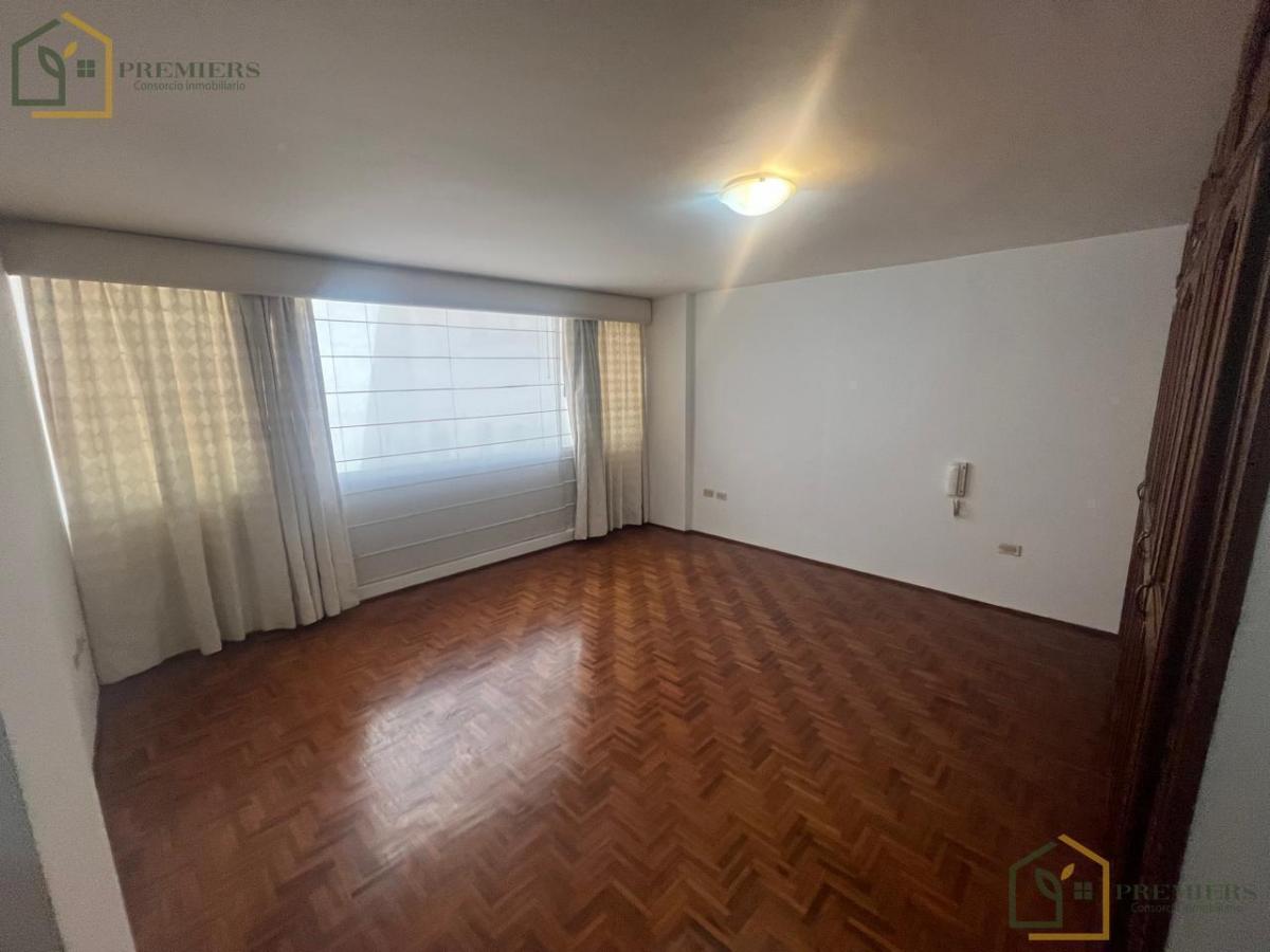 Departamento de Venta en Av González Suárez — imagen 7