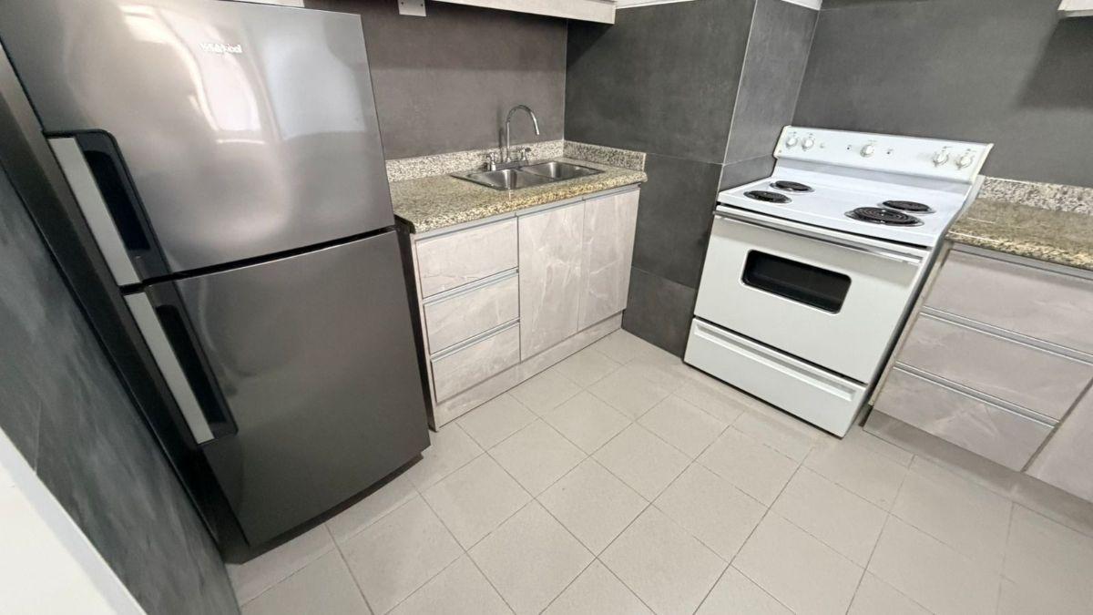 En Venta Departamento Amoblado en Hilton Colón | Seguridad y Ubicación Privilegiada, Guayas — imagen 9