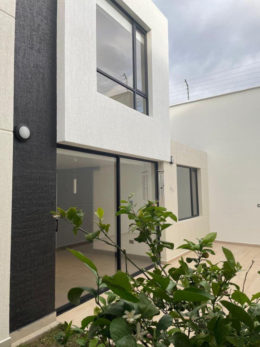 Tumbaco Venta Casa Moderna Conjunto Exclusivo de 17 Casas, Dos Pisos Patio 28 m, Cerca de Todo — imagen 10