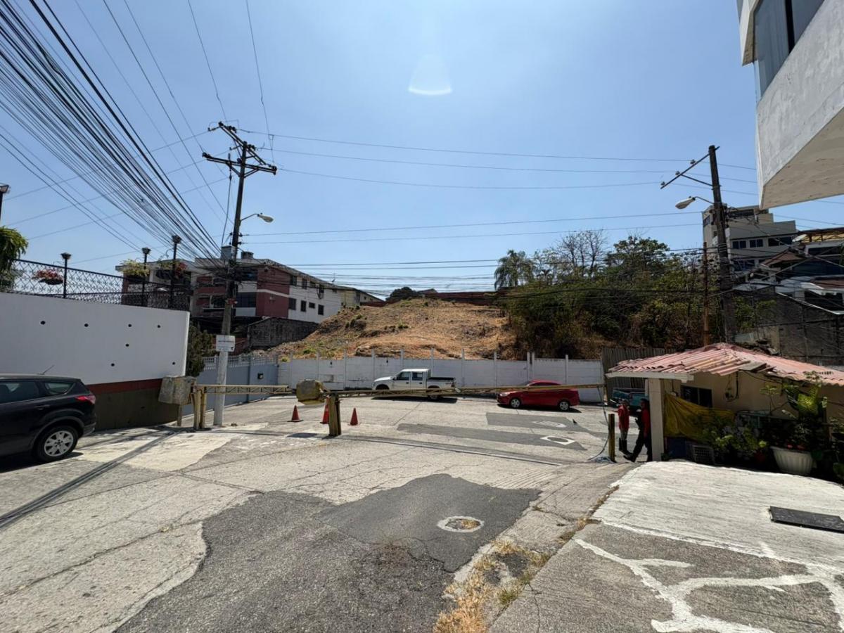 Terreno en Venta en Lomas de Urdesa, Chrc, Guayas — imagen 10