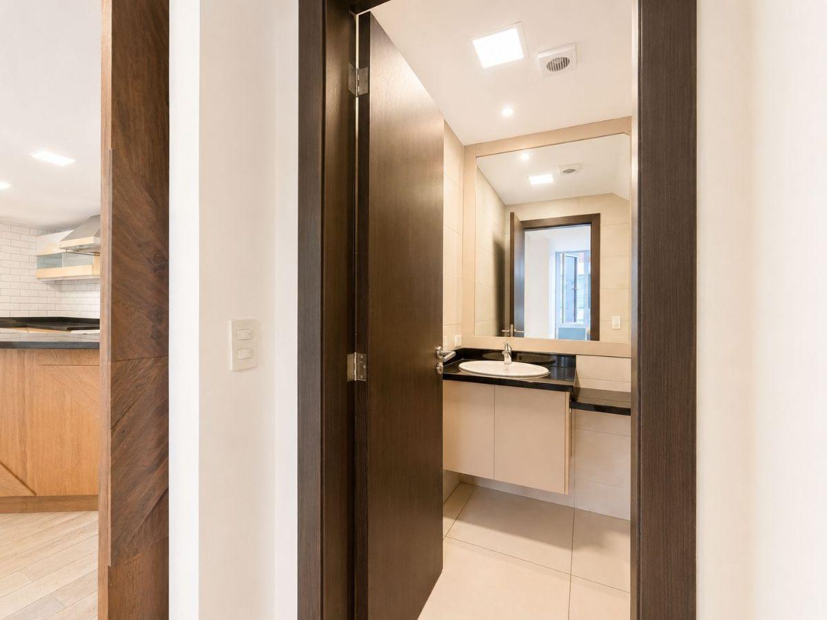 De Venta Penthouse Duplex Remodelado Cerca a La Carolina — imagen 6