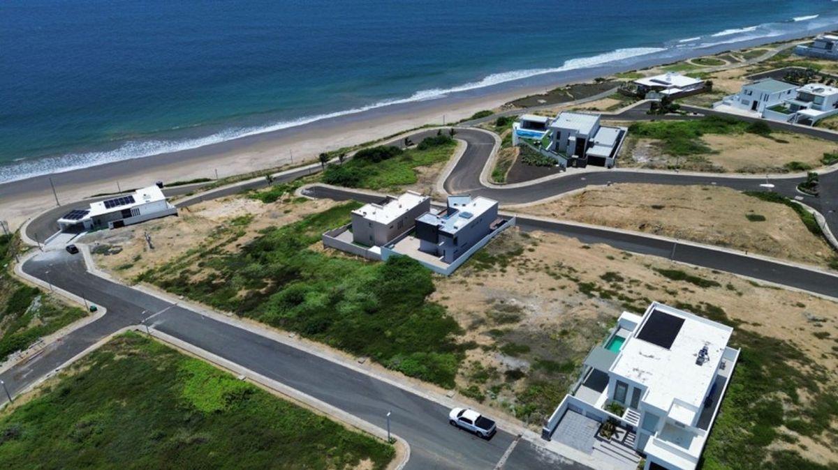 Terreno de Venta en Playa Alta Manta Manabi, Manabí — imagen 9