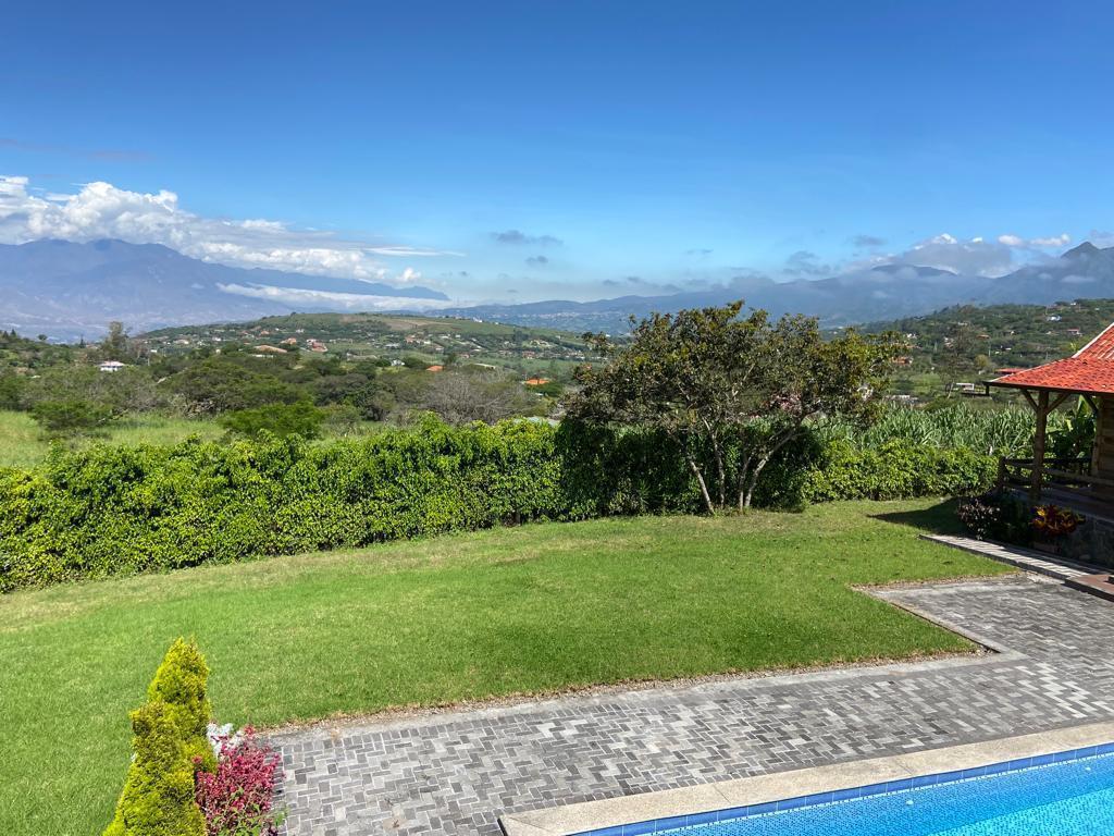 Terreno en Venta con Casa de Eventos, Yunguilla, Azuay — imagen 6