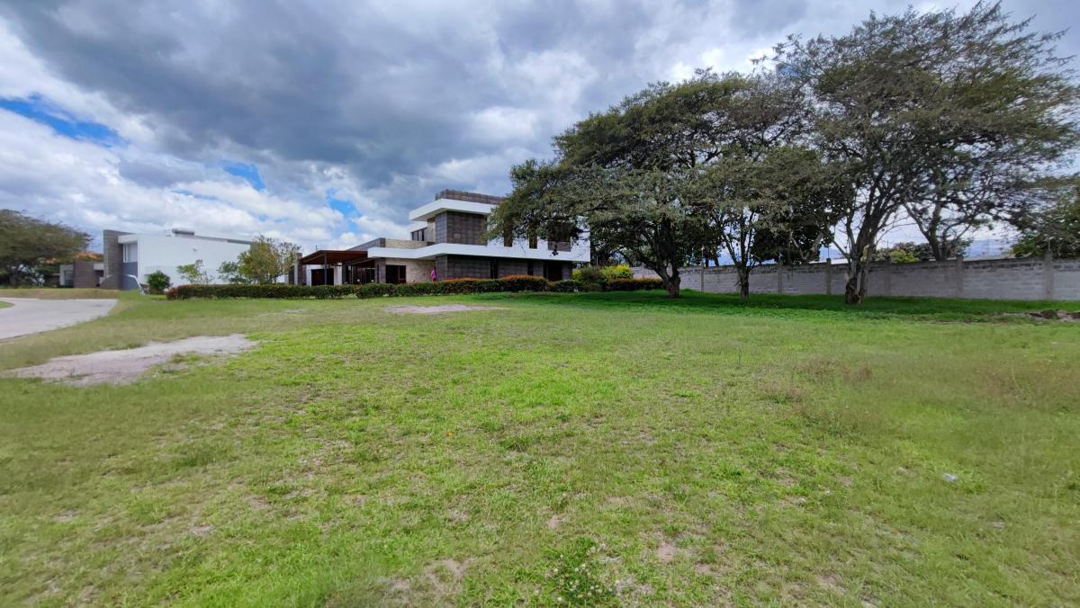 Venta Terreno Tumbaco Urbanización Exclusiva Colegio Cervantes 1096 m² — imagen 8