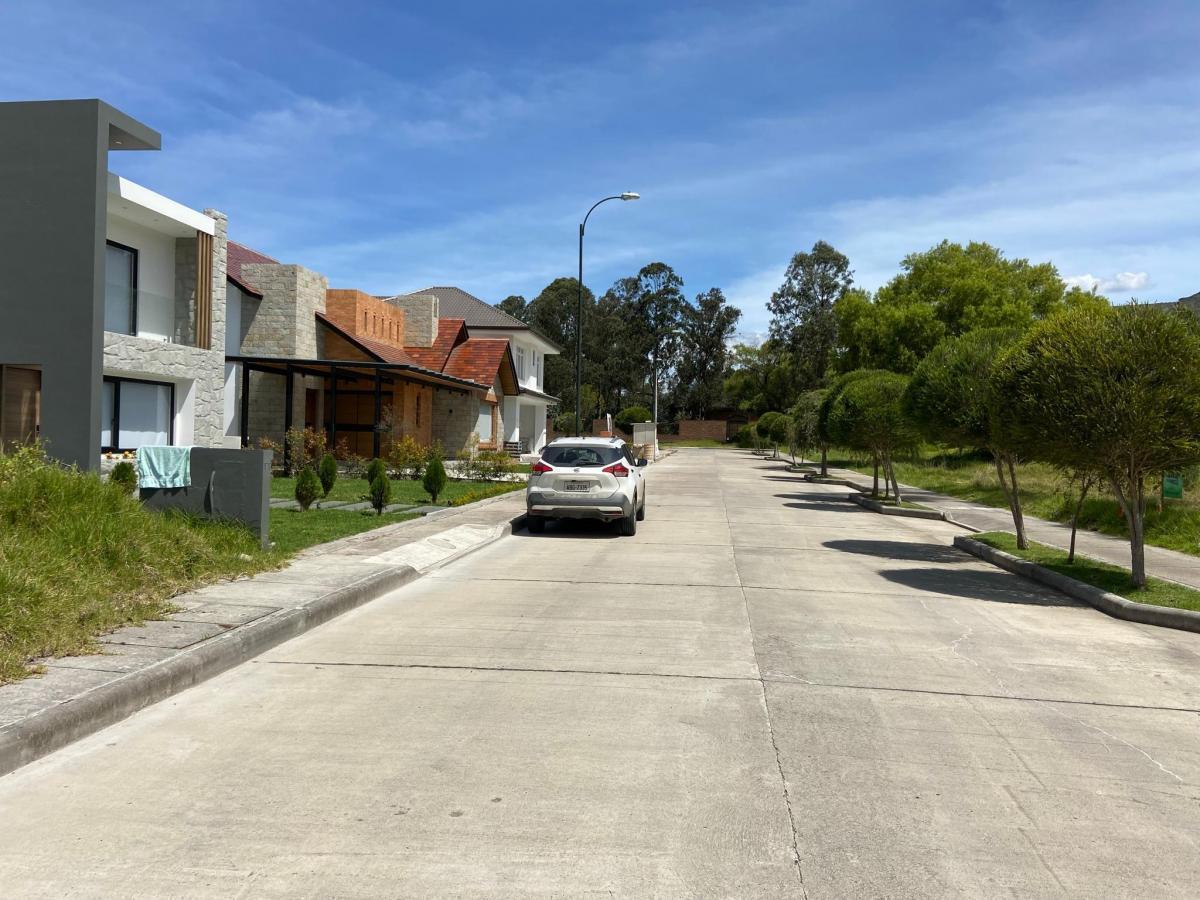 Hermosos Terrenos en Venta, Sector Challuabamba, Azuay — imagen 10