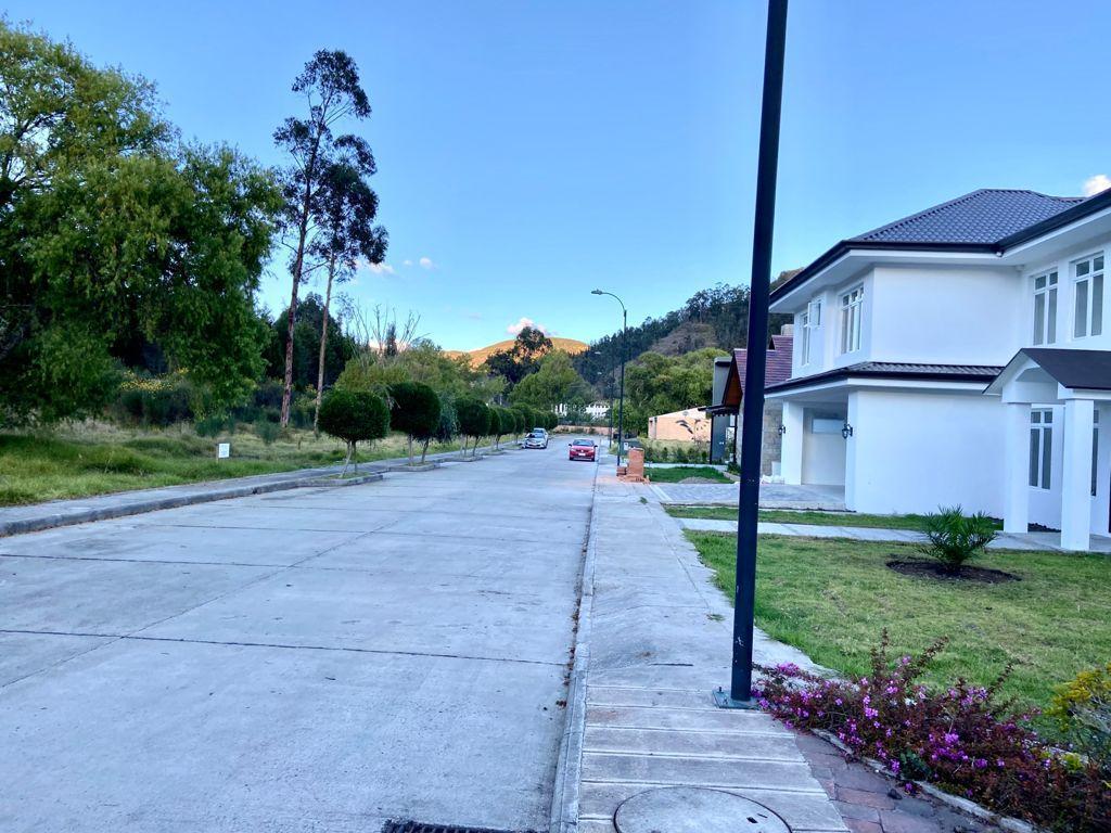 Hermosos Terrenos en Venta, Sector Challuabamba, Azuay — imagen 8
