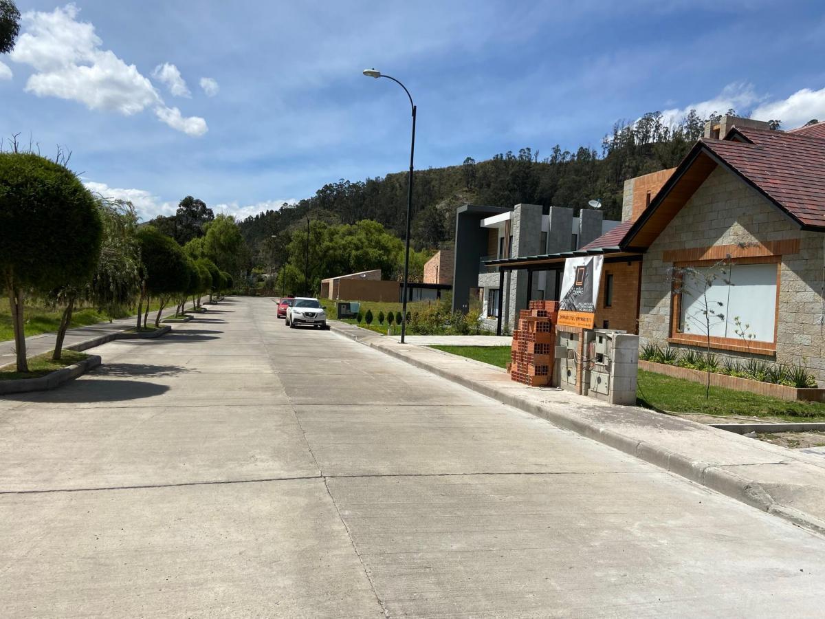 Hermosos Terrenos en Venta, Sector Challuabamba, Azuay — imagen 6