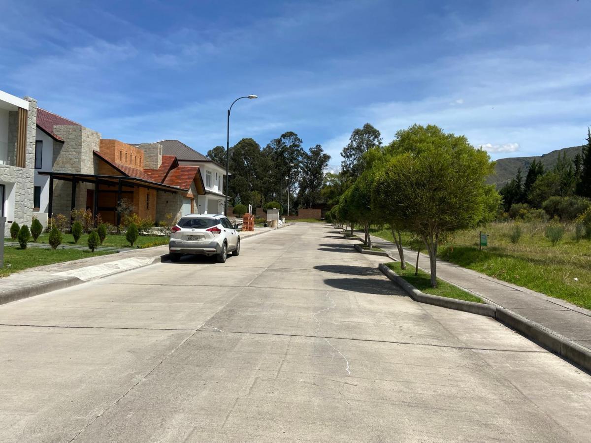 Hermosos Terrenos en Venta, Sector Challuabamba, Azuay — imagen 5