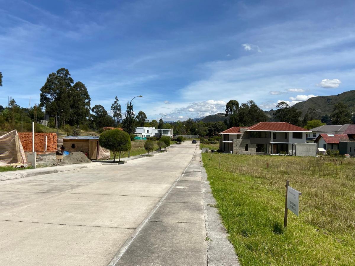 Hermosos Terrenos en Venta, Sector Challuabamba, Azuay — imagen 3