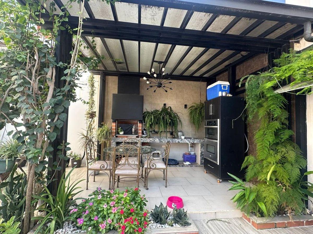 Venta de Casa en La Ciudad de Santa Rosa, El Oro — imagen 6