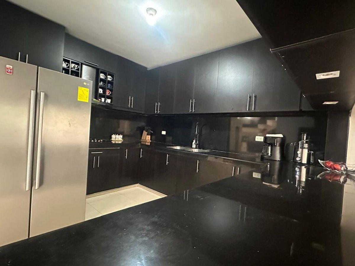 Venta de Casa en La Ciudad de Santa Rosa, El Oro — imagen 5