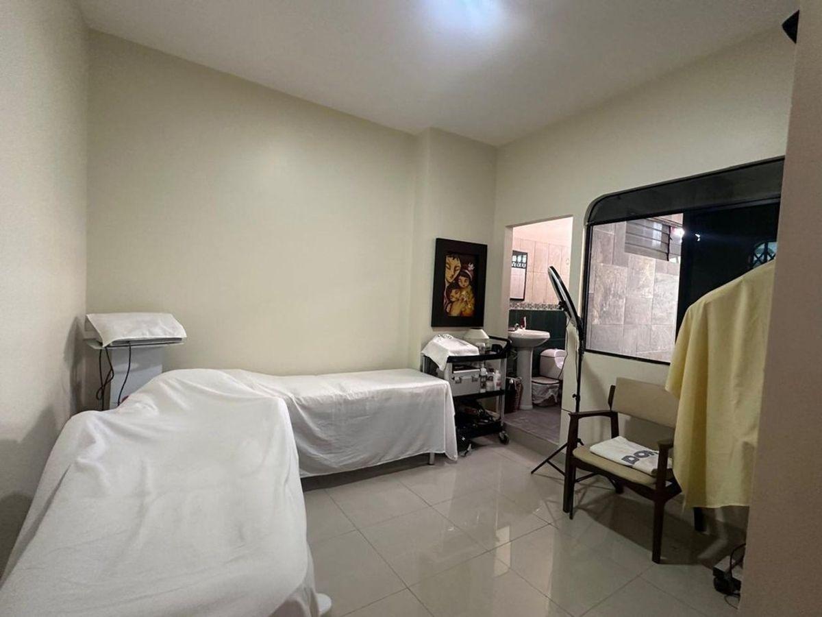 Venta de Casa en La Ciudad de Santa Rosa, El Oro — imagen 4