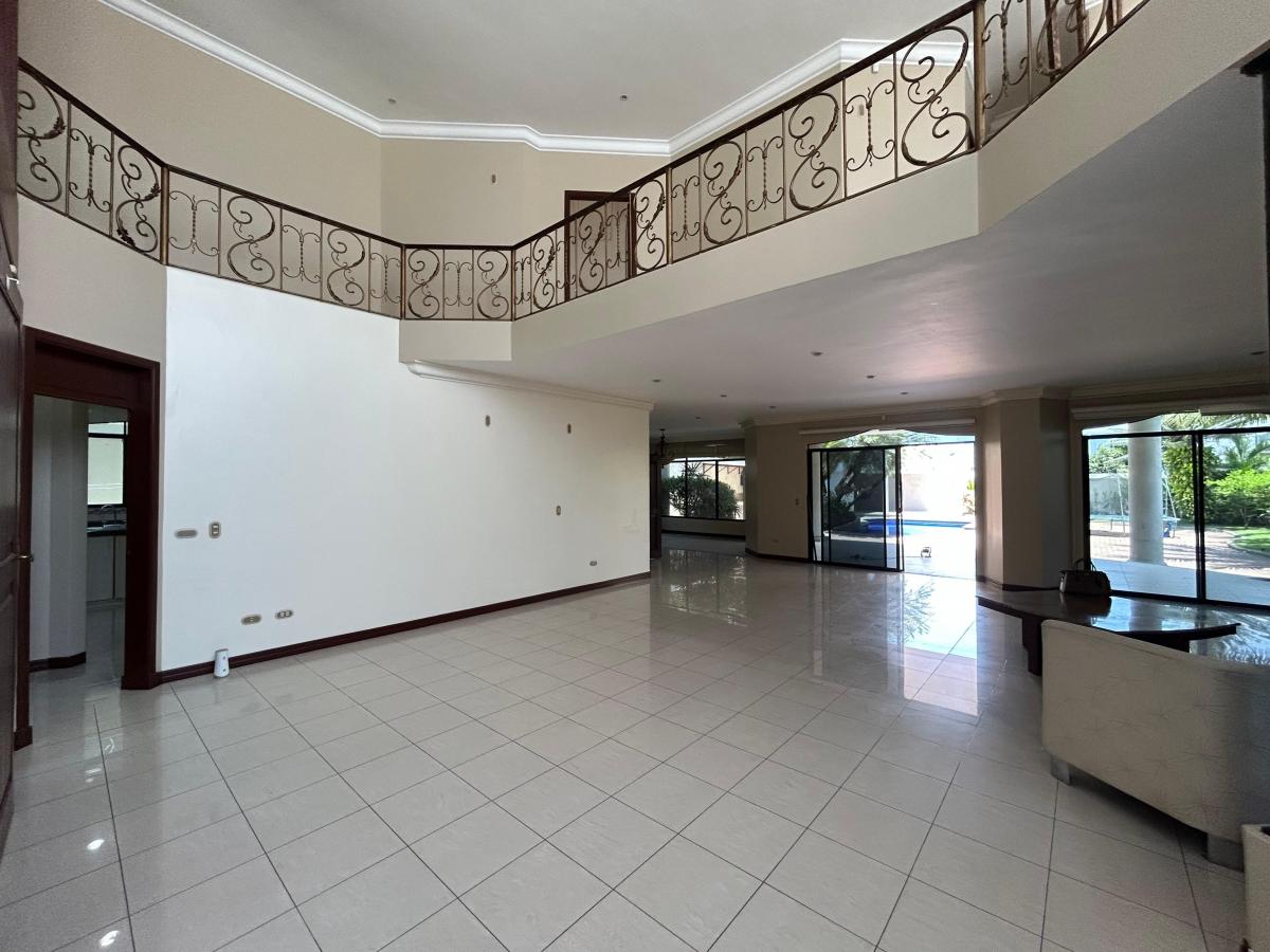 Se Alquila o Vende Amplia Casa en Laguna Club, Guayas — imagen 10