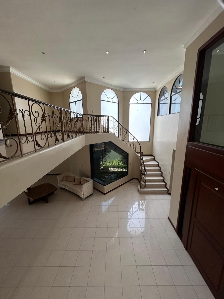 Se Alquila o Vende Amplia Casa en Laguna Club, Guayas — imagen 9