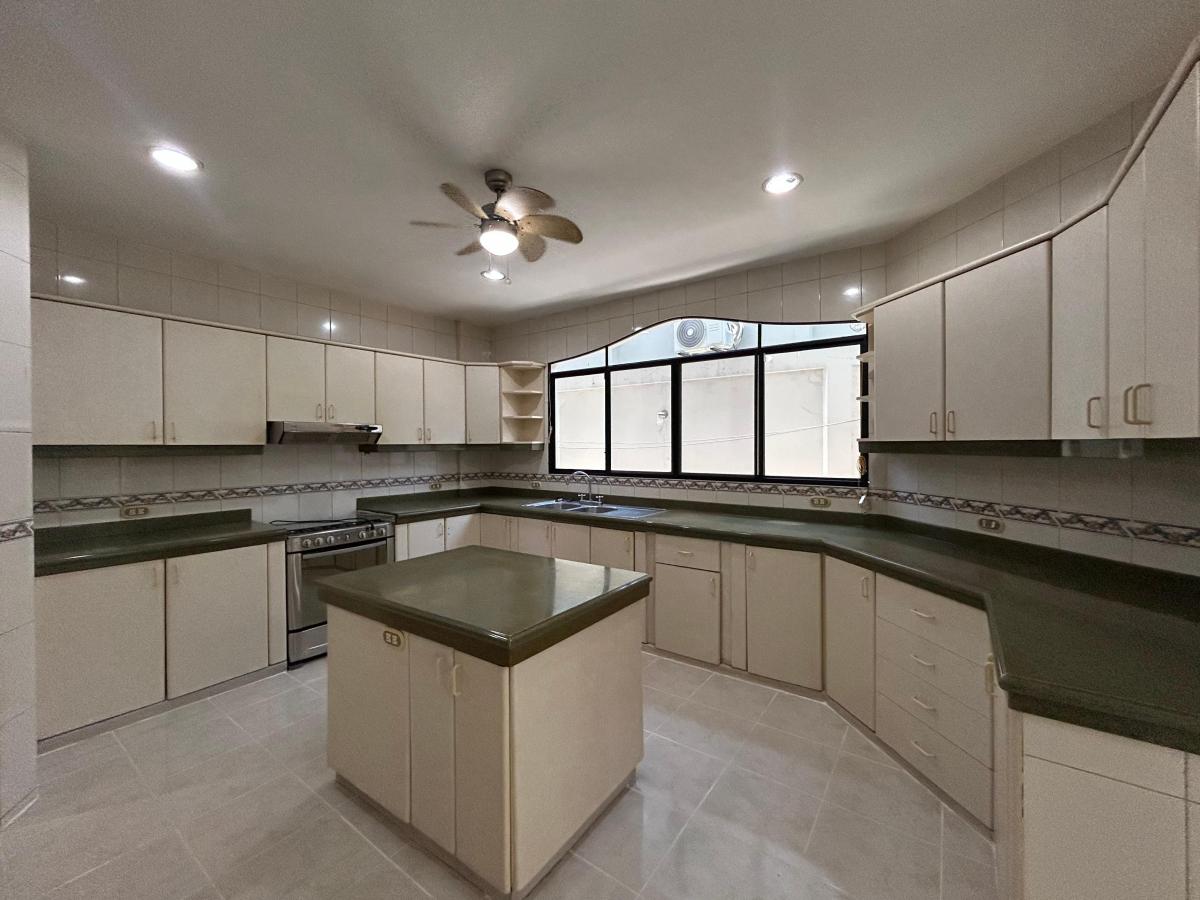 Se Alquila o Vende Amplia Casa en Laguna Club, Guayas — imagen 6