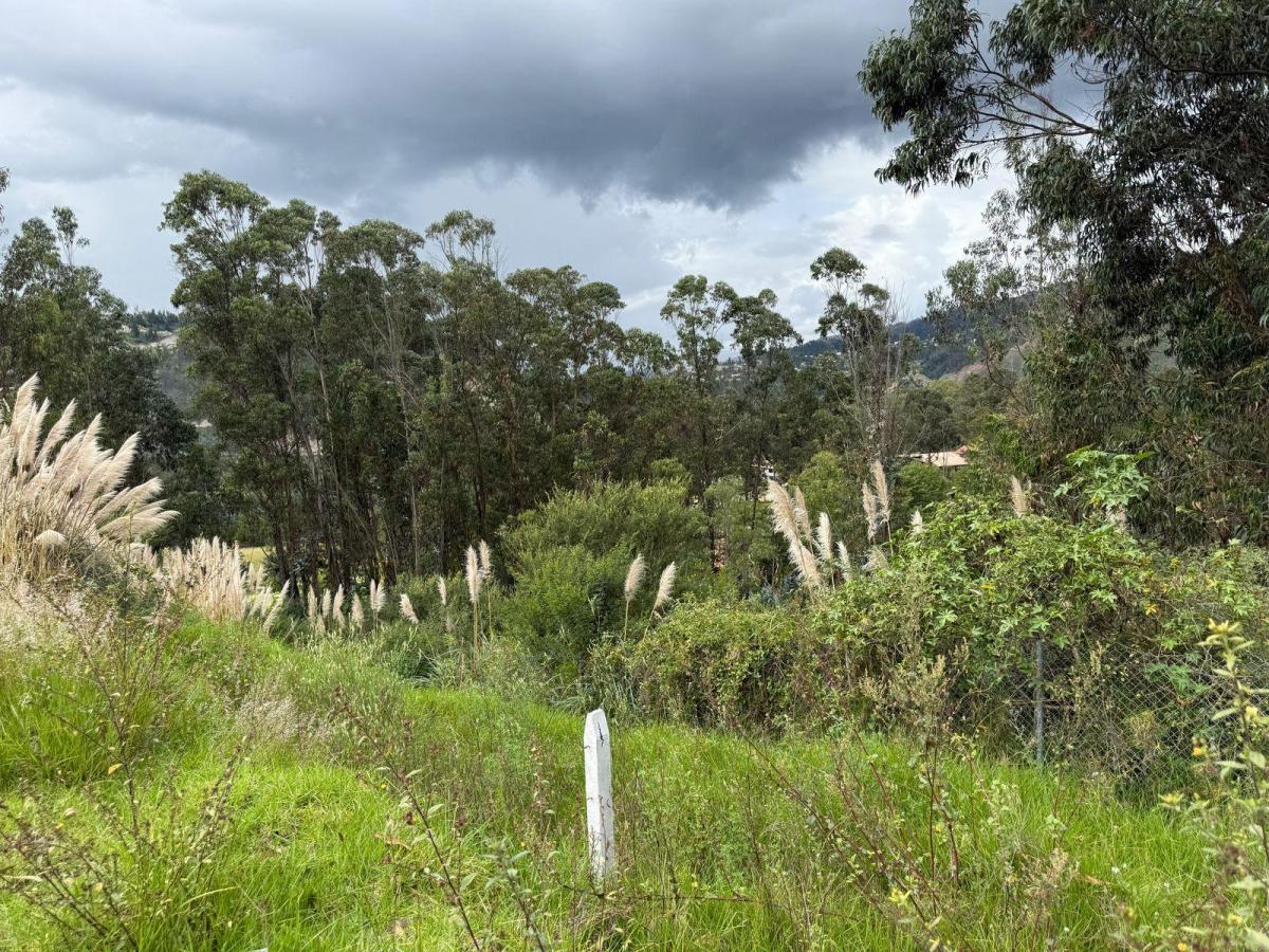 Terreno Dentro de Urbanizacion en Guangarcucho, Azuay — imagen 8