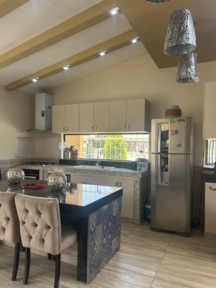 Venta Casa con Jacuzzi en Urbanización Condado Vicolinci/samborondon/ Aurora /av Febrescordero, Guayas — imagen 5