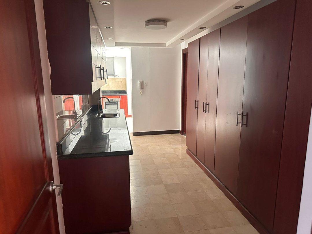 Departamento Amplio de Venta en Quito — imagen 9