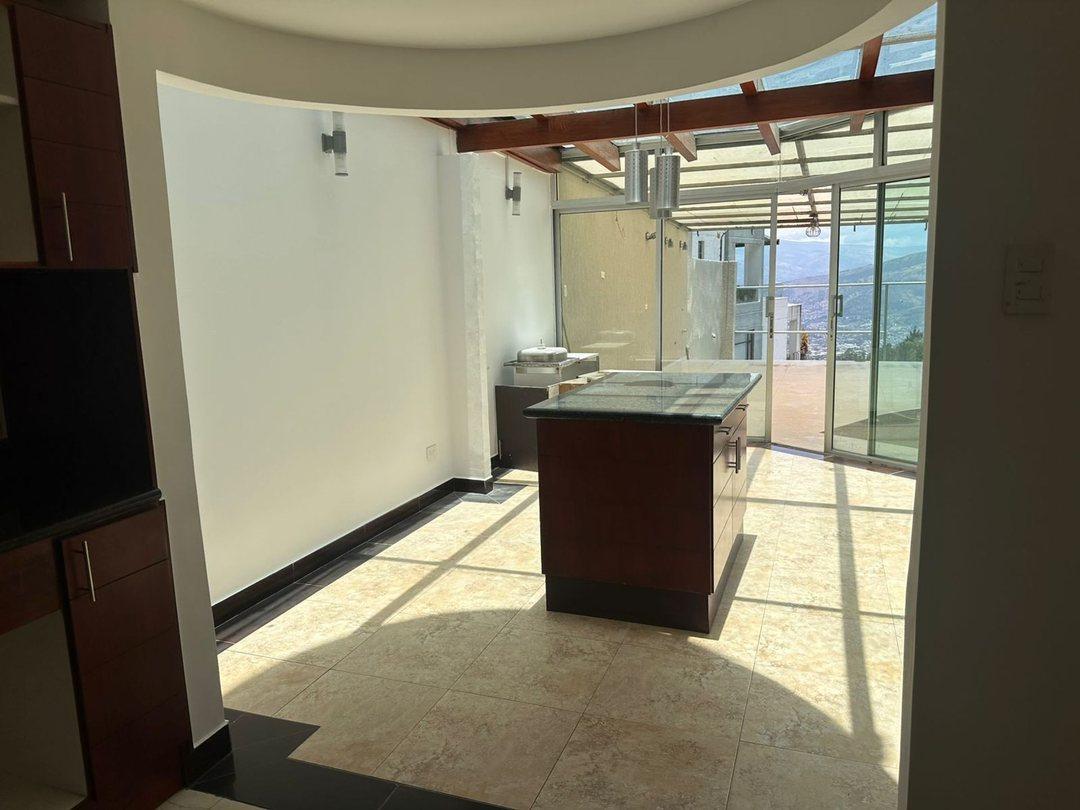 Departamento Amplio de Venta en Quito — imagen 6