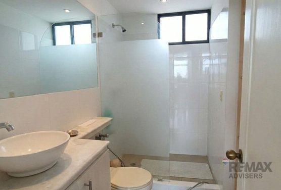 Venta de Suite en La Urb. La Fuente, U. Catolica, Guayas — imagen 8