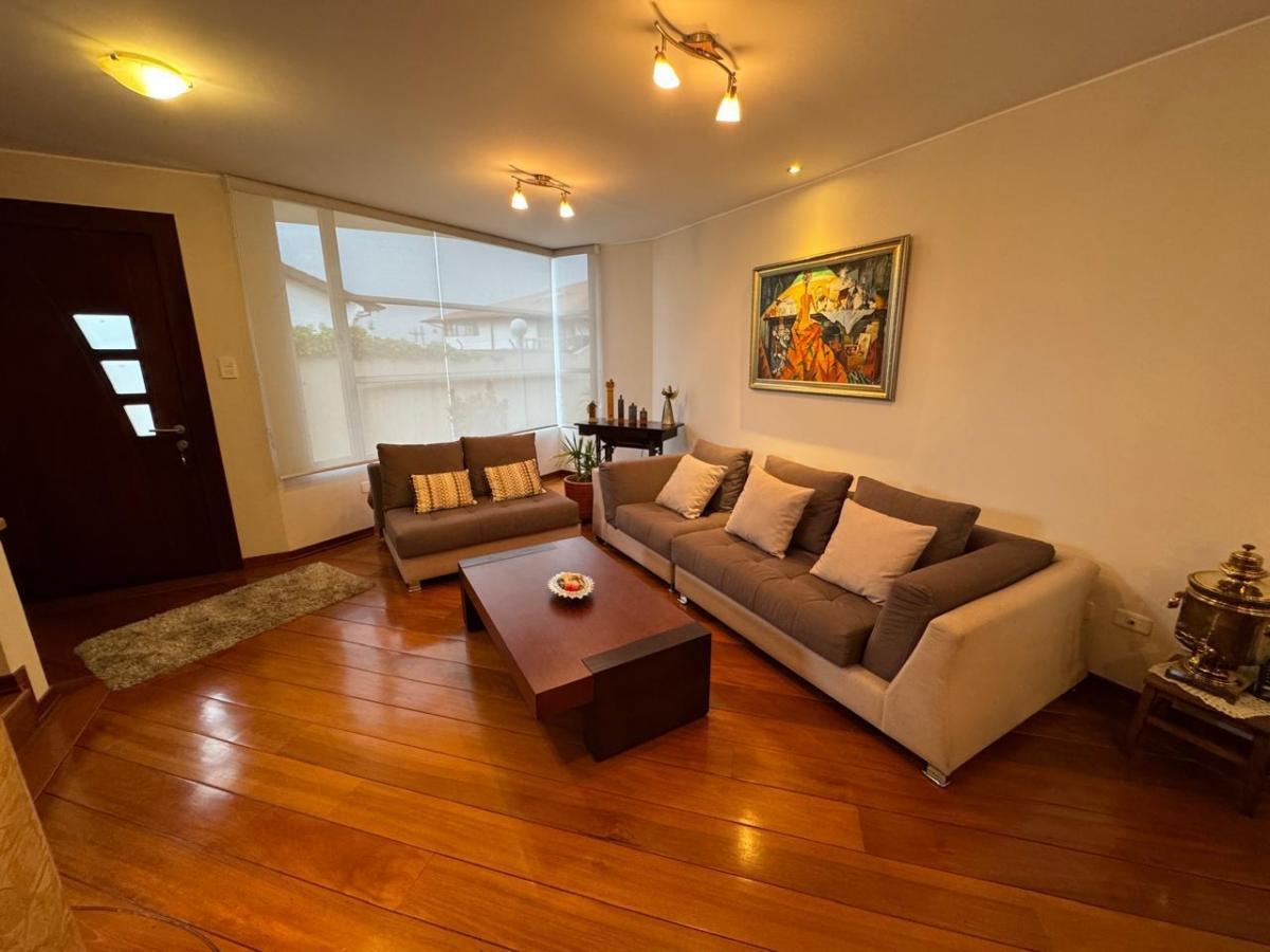 Vendo Linda Casa en Cumbaya, en Urbanización, 3 Dorm., Baño Social, un Solo Dueño, Excelente! — imagen 4