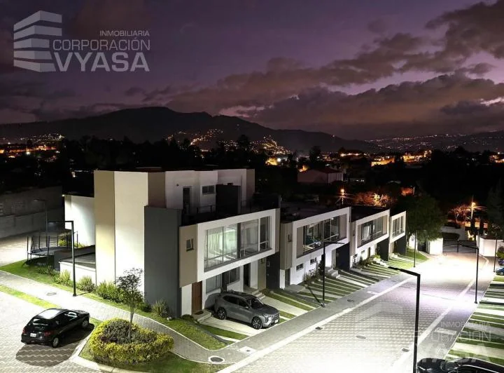 Tumbaco - La Buena Esperanza, Preciosas Casas en Venta — imagen 1
