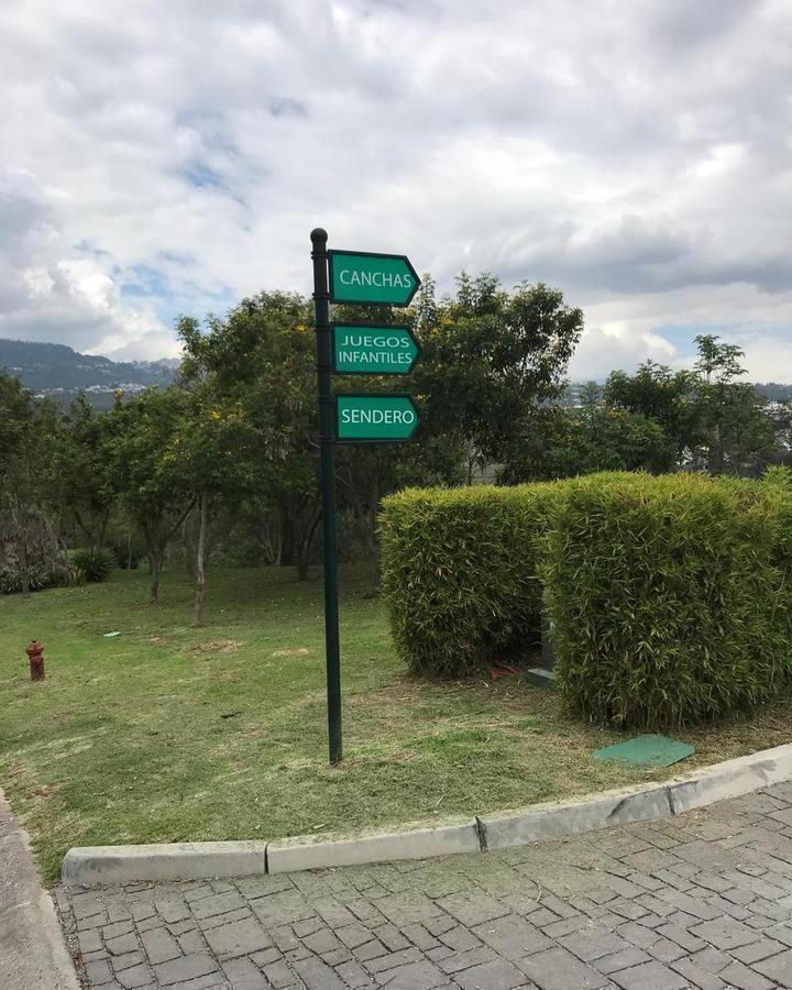 Terreno Esquinero en Venta 1065 m² - Dentro de Urbanización - Sector Cumbayá. Provincia de Pichincha — imagen 5