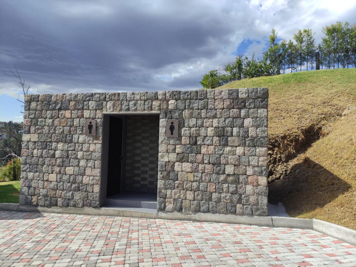 Terreno Esquinero en Venta 1065 m² - Dentro de Urbanización - Sector Cumbayá. Provincia de Pichincha — imagen 4