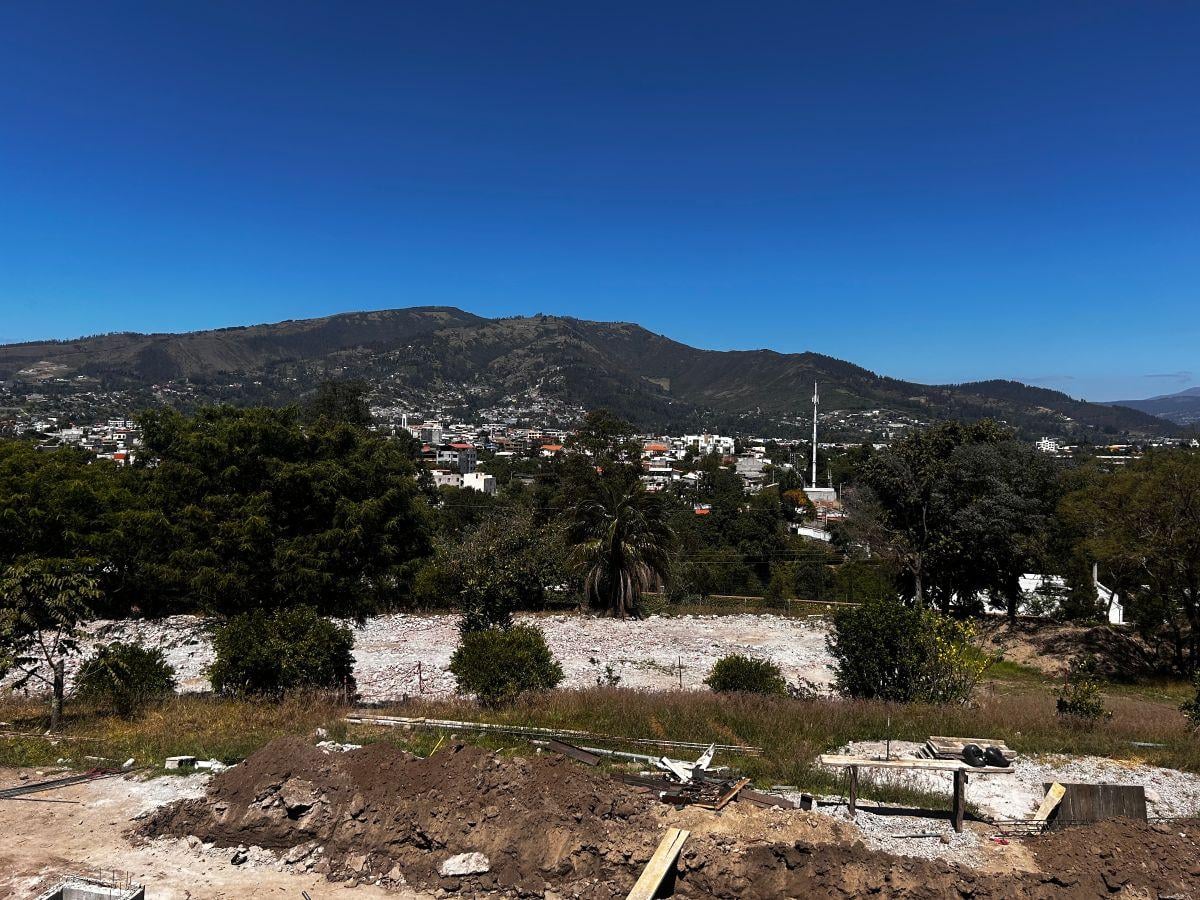Vendo Terrenos en Tumbaco 410 m². Dentro de Urbanización Muy Buena y con Preciosa Vista — imagen 9