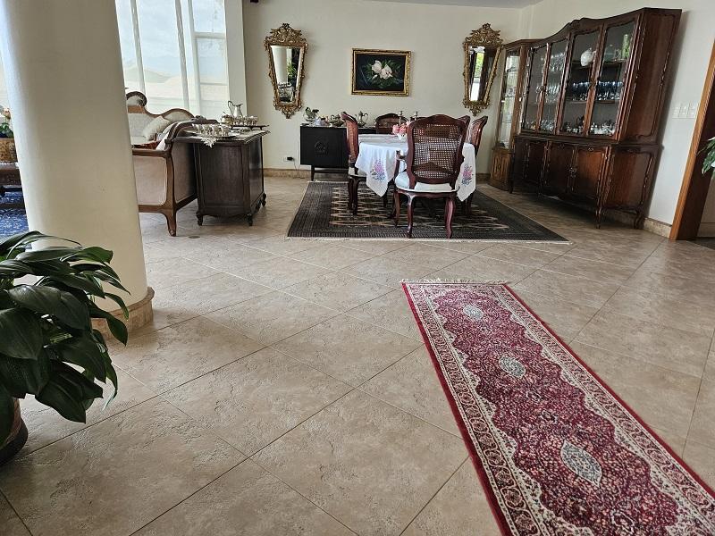 Venta Hermosa Casa, Cumbaya, Urbanizacion Privada, a 2 Cuadras Colegio Menor — imagen 10