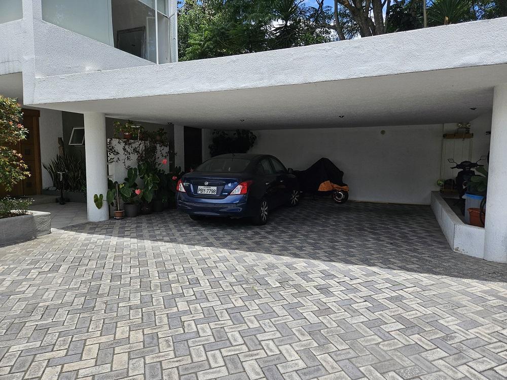 Venta Hermosa Casa, Cumbaya, Urbanizacion Privada, a 2 Cuadras Colegio Menor — imagen 2