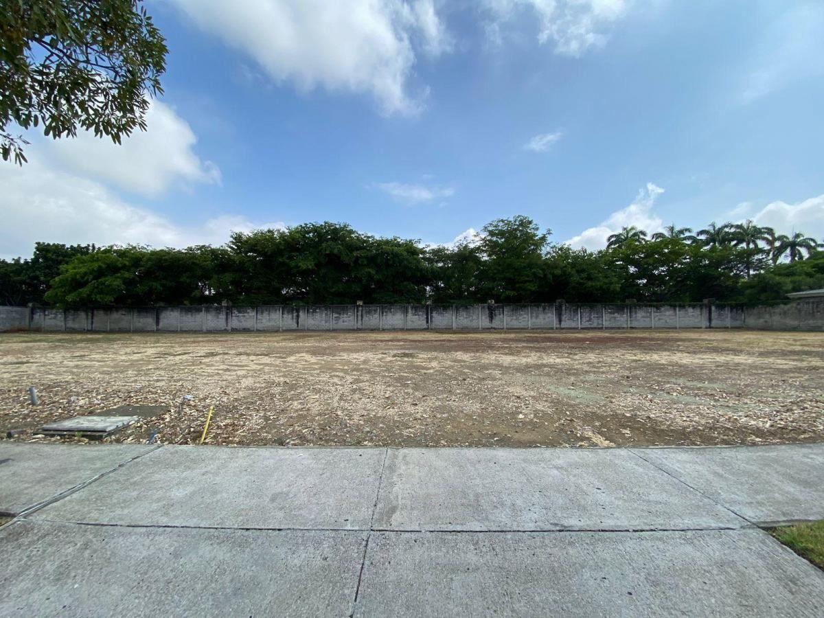 Terreno en Venta Ubicado en La Urb. Peninsula en Isla Mocoli - Samborondon, Guayas — imagen 2