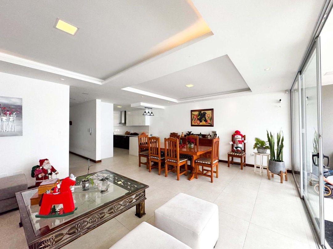 Casa en Venta - Tumbaco — imagen 8