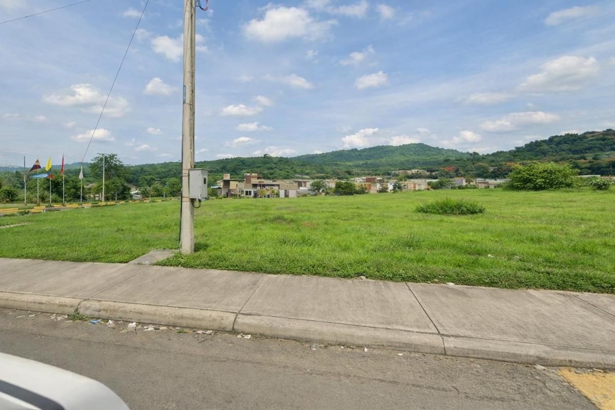 Terreno Comercial en Venta 1600 m² - Villas del Rey - La Aurora, Guayas — imagen 5
