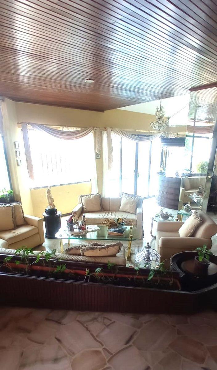 Casa Grande en Venta Lomas de Urdesa Zona Cerrada, Guayas — imagen 7