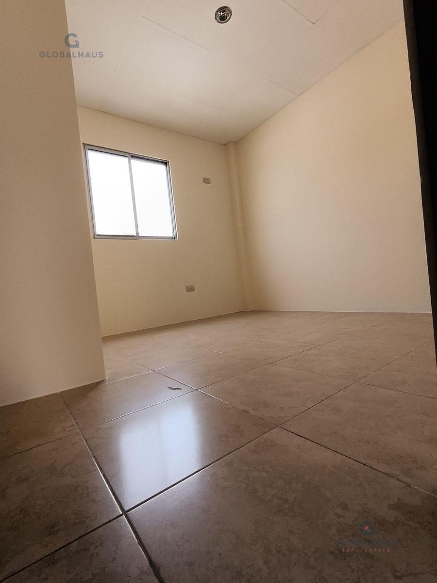 Casa en Venta en Urb. La Gran Vittoria, 2 Habitaciones, Amplio Patio. Of. Guayas — imagen 5