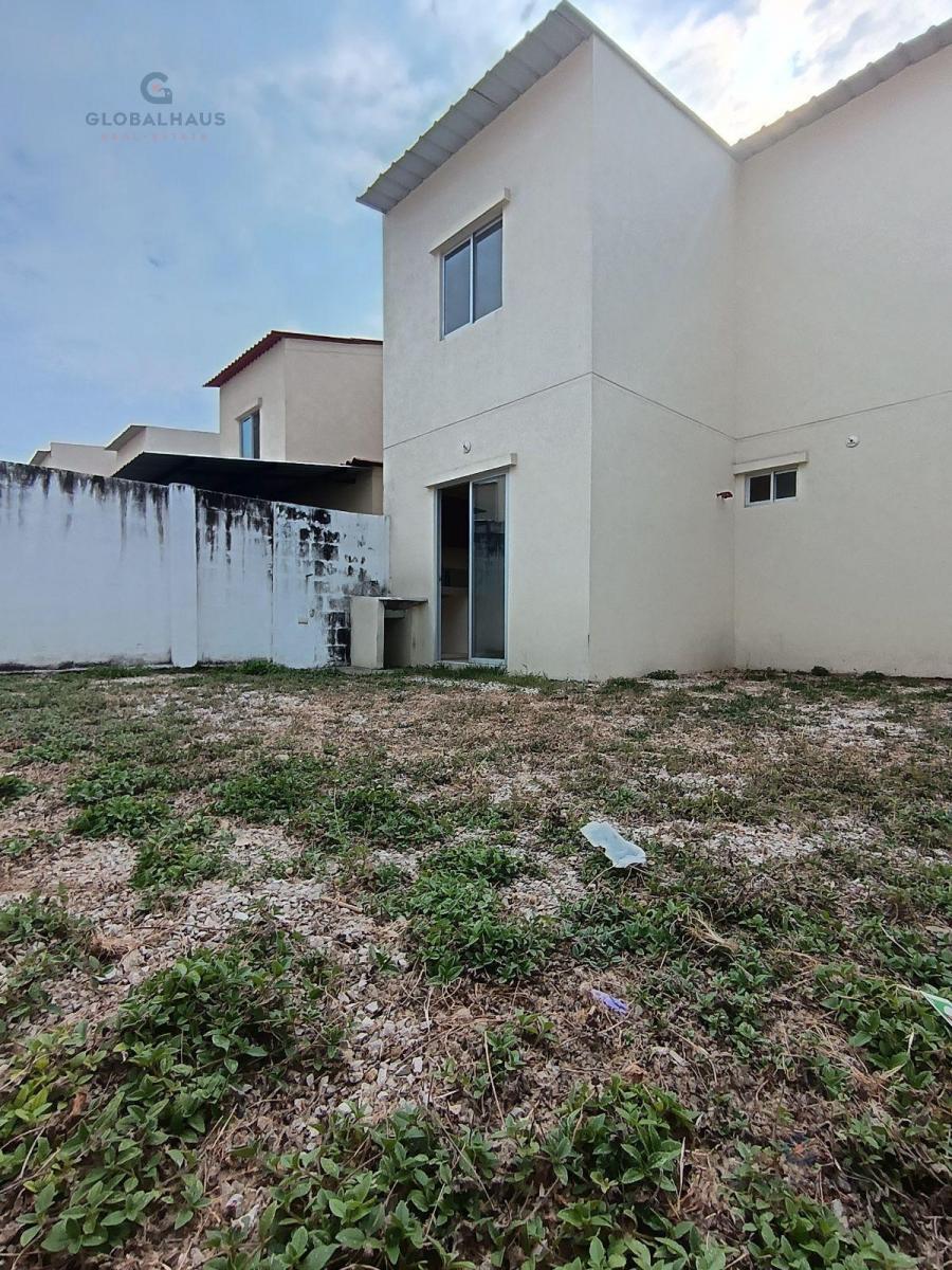 Casa en Venta en Urb. La Gran Vittoria, 2 Habitaciones, Amplio Patio. Of. Guayas — imagen 2
