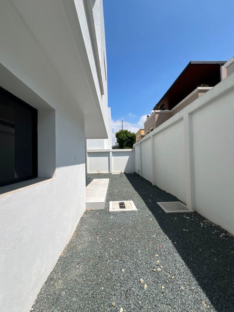 Casa de Estreno en Venta en Urb. Riona - Km 3 Samborondon, Guayas — imagen 8