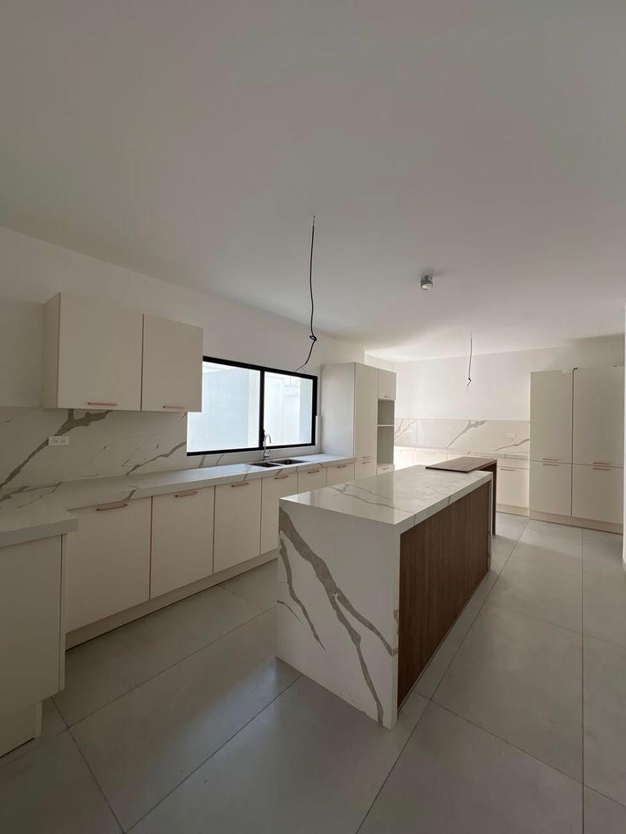 Casa de Estreno en Venta en Urb. Riona - Km 3 Samborondon, Guayas — imagen 5