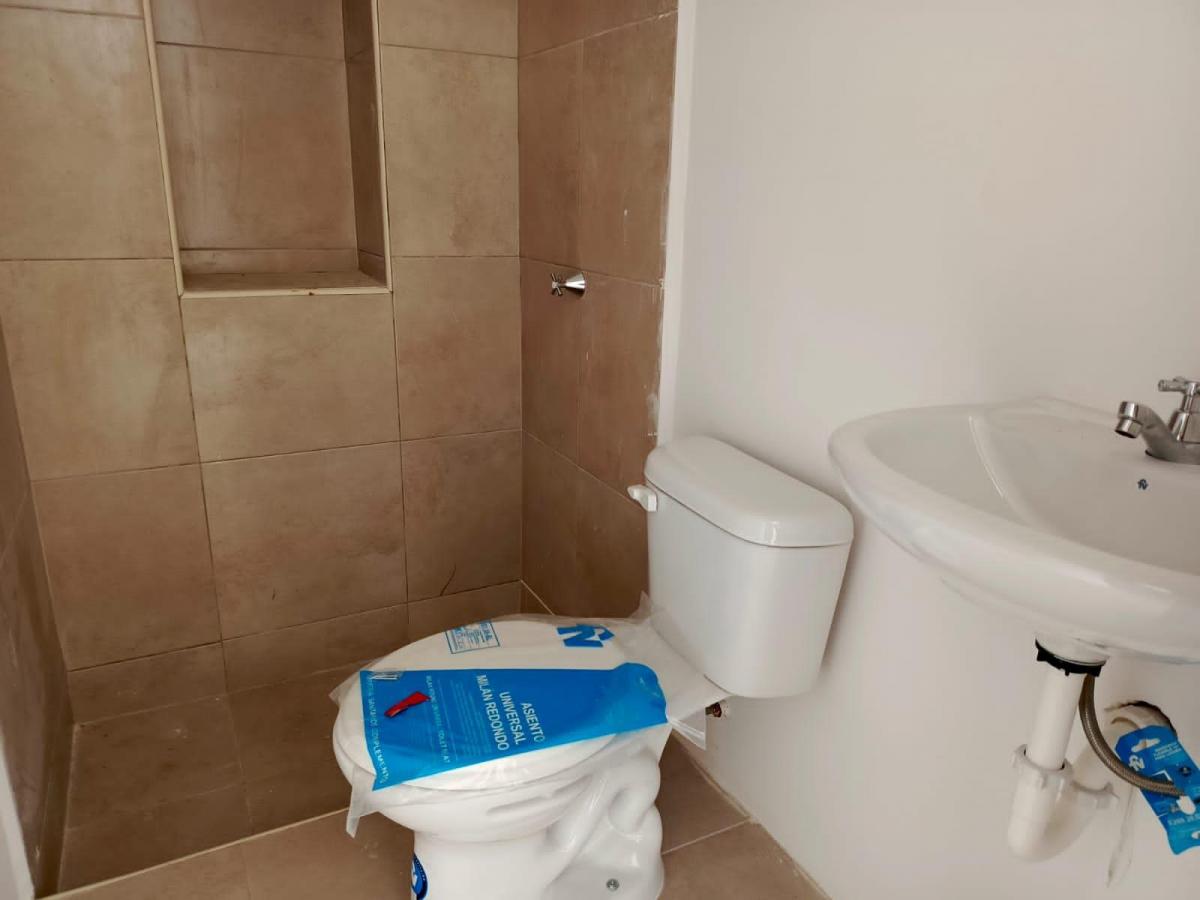 Casa de Venta en La Urbanización Los Prados, por Estrenar, 4 Dorm.. Guayas — imagen 4